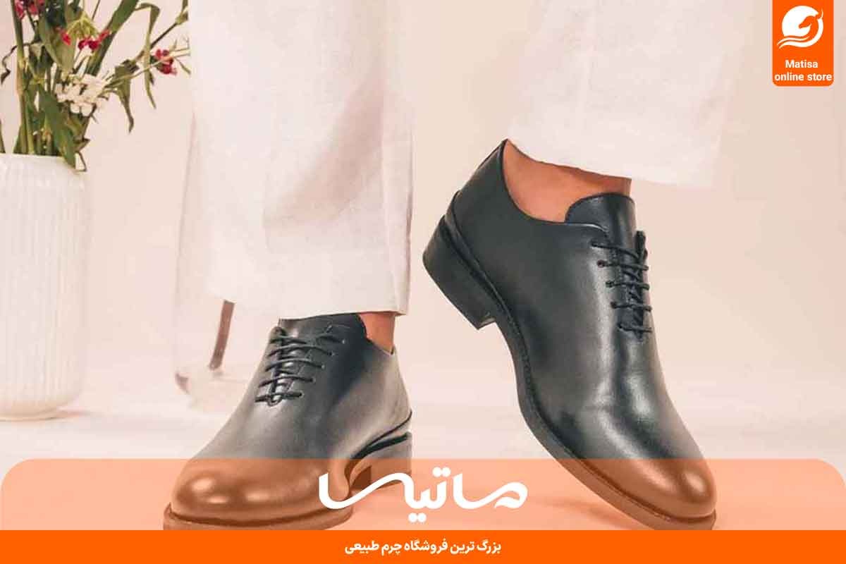 مقایسه کفش چرم و پارچه ای